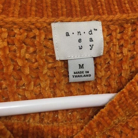 Knitted long sleeve sweater - Picture 3 of 3